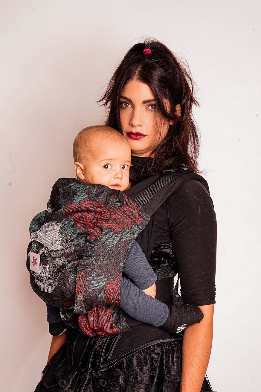 Baby Carrier Flip Skulls N'Roses - KOKADI