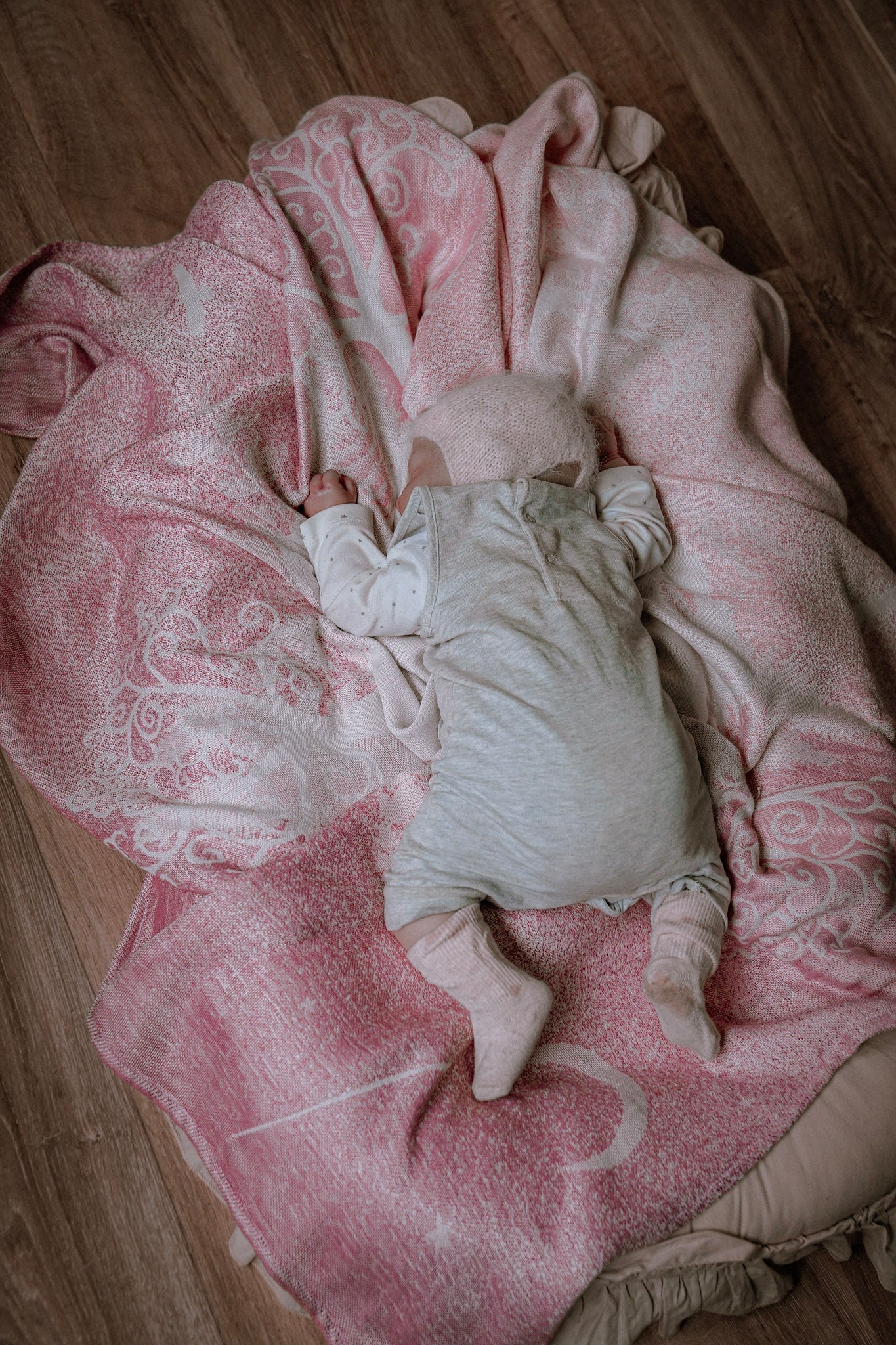 Cuddly blanket Forest of Wolves Elaine - KOKADI