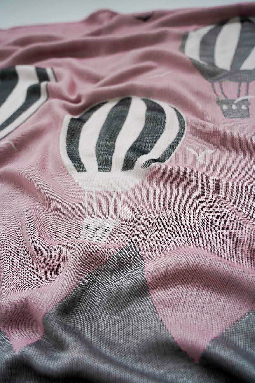 Baby blanket miracle balloon feline