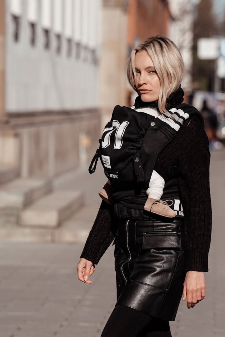 Baby Carrier TaiTai Leo Luan by Fiona Erdmann - KOKADI