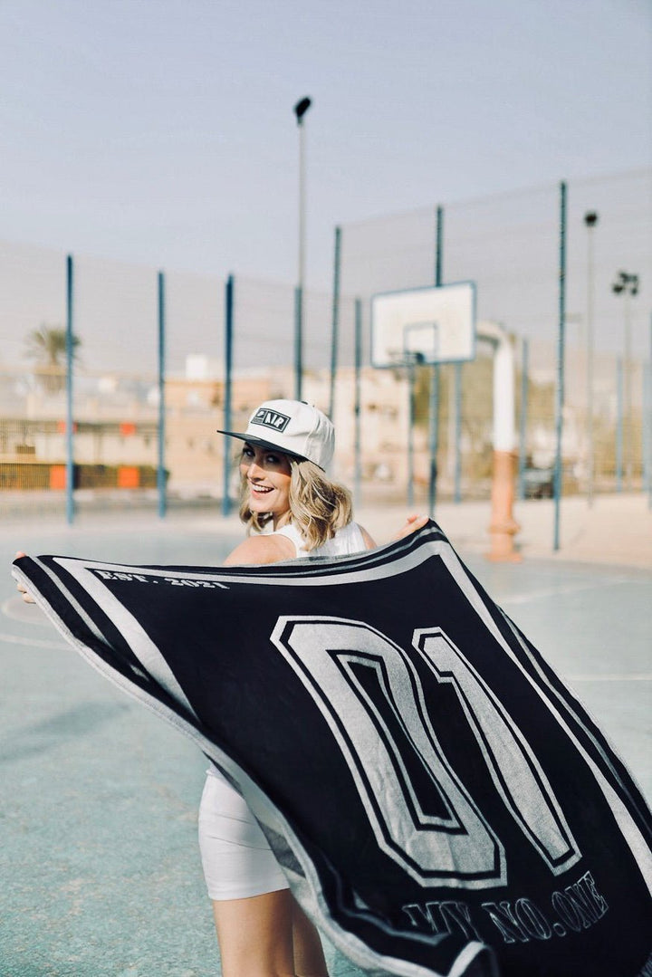 Leo Luan cuddly blanket by Fiona Erdmann - KOKADI